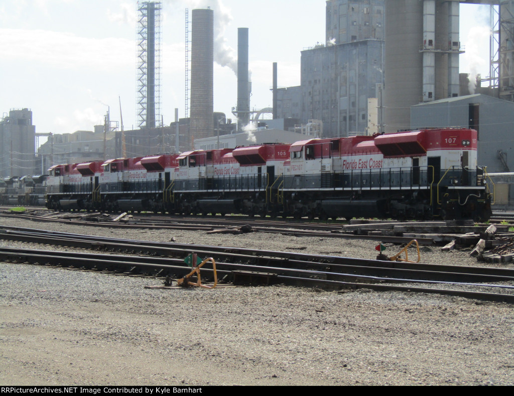 FEC SD70M-2s in Storage